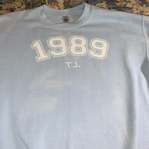 Taylor Swift 1989 T.S. Blue Tye Die Long Sleeve Sweatshirt Gildan MED Unisex